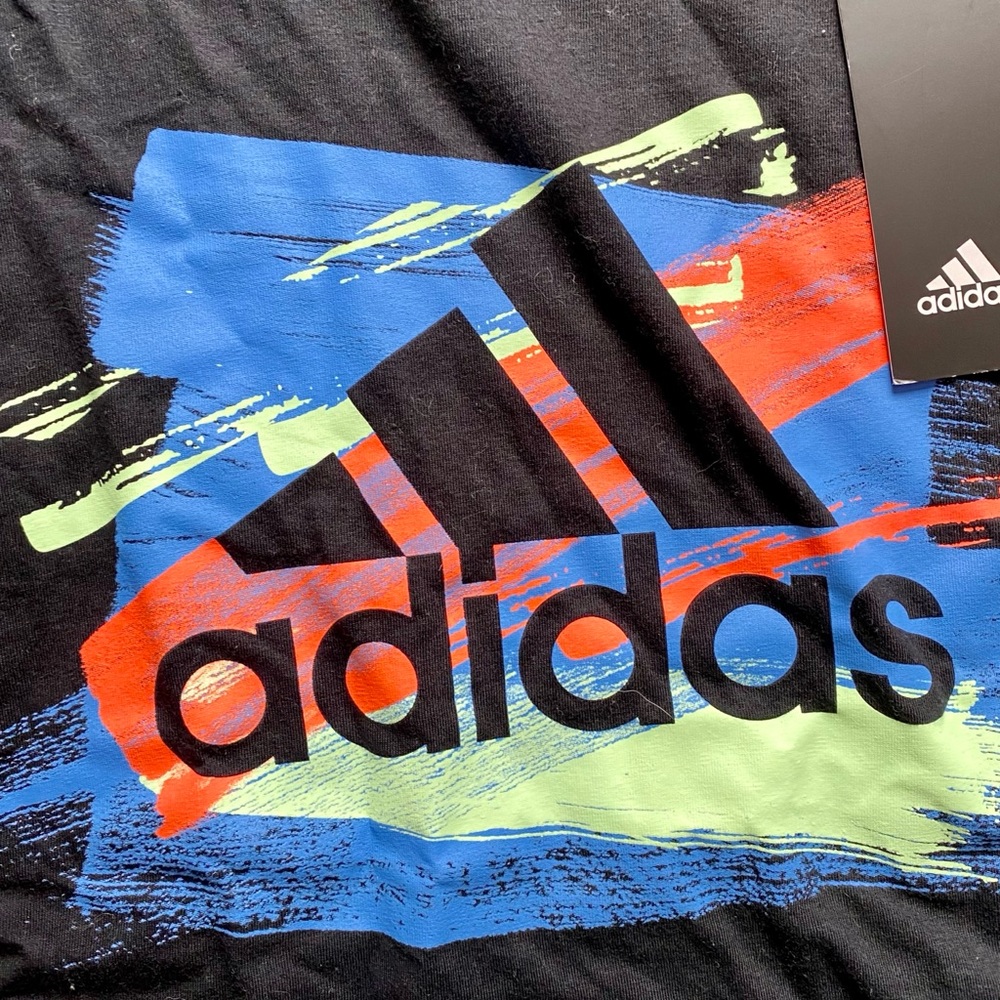 NWT adidas logo tshirt